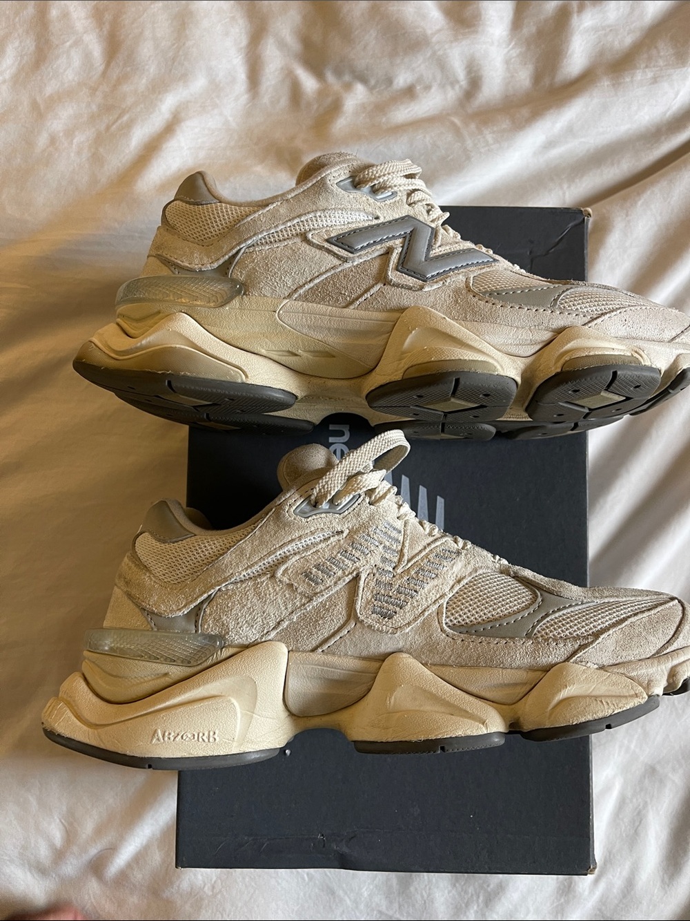 New Balance women’s cream and gray chunky sneakers - Picture 4 of 5